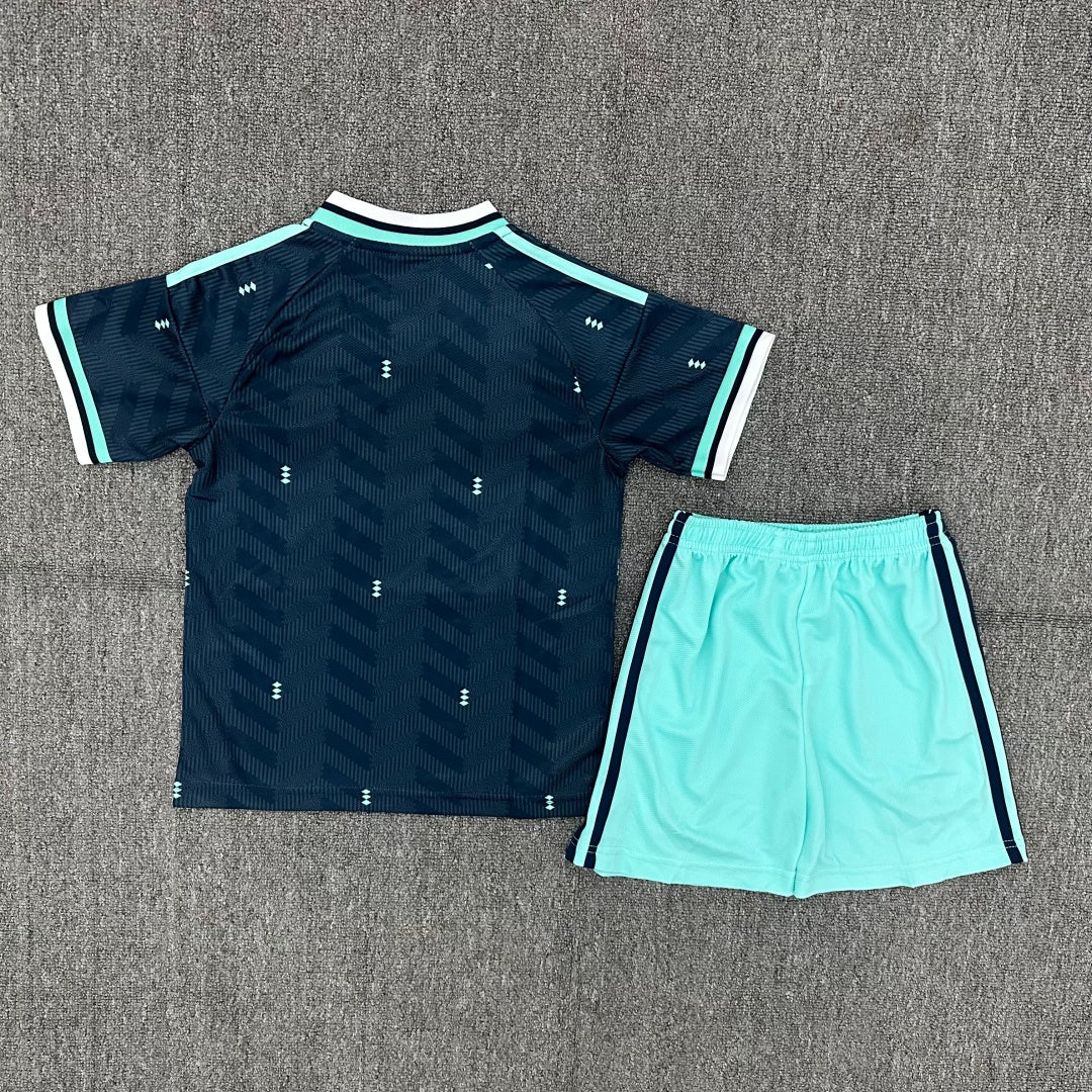 25/26 Ensemble Enfant Allemagne Extérieur