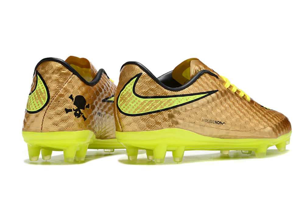 Crampons Hypervenom phantom
