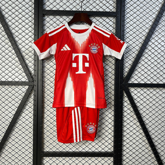 25/26 Ensemble Enfant Bayern Munich Domicile