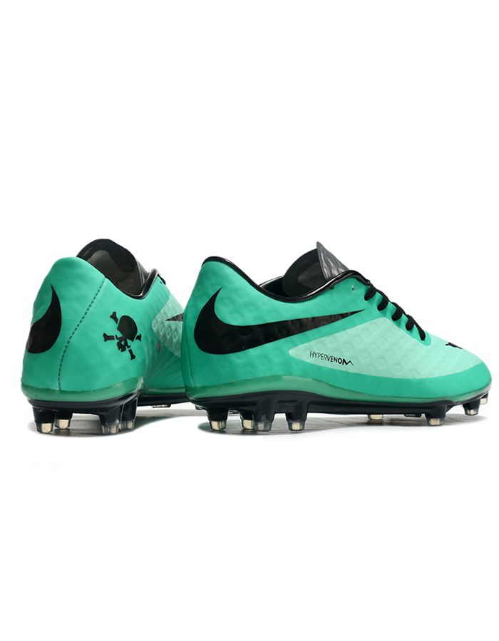 Crampons Hypervenom phantom